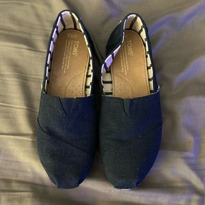 Tom’s shoes minimal wear size 8.5